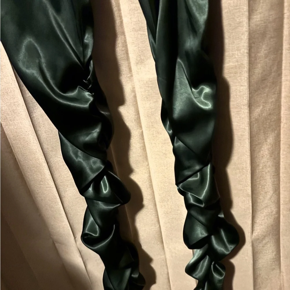 AKIRA Olive Green Ruched Cargo Skinny Pants - Picture 5 of 10